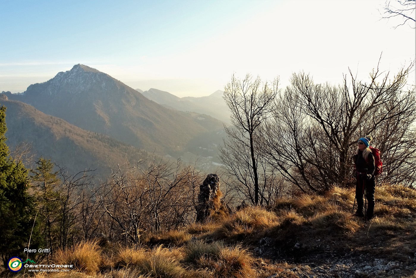 78 Vista verso il Monte Suchello.JPG